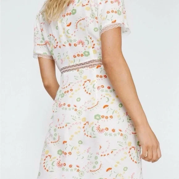 Y2K Style Nasty Gal Mini Dress Size 6 Lace Trim Floral V Neck Lightweight - Picture 3 of 15